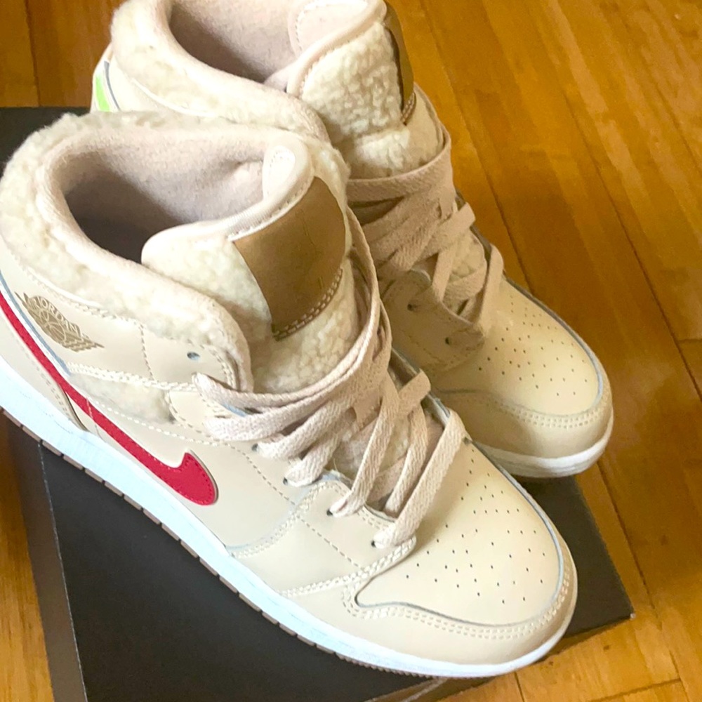 Jordan 1 Mid
